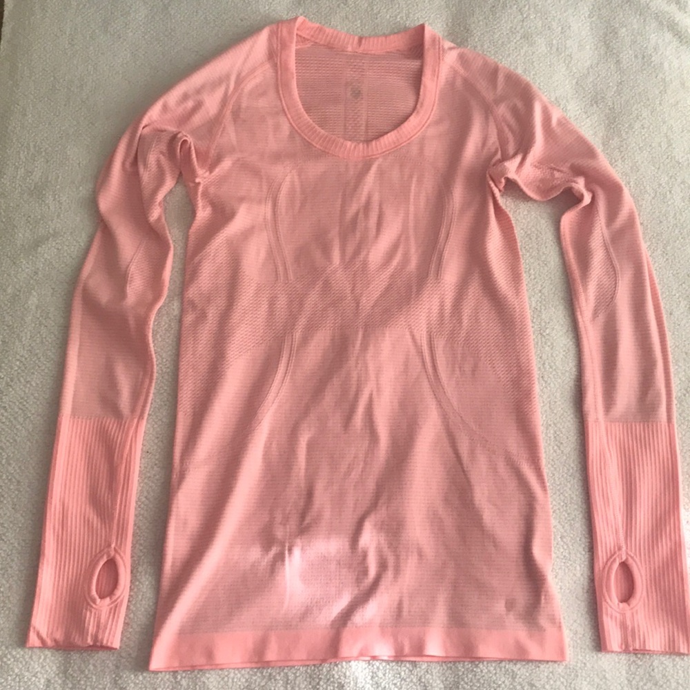 Lululemon workout top